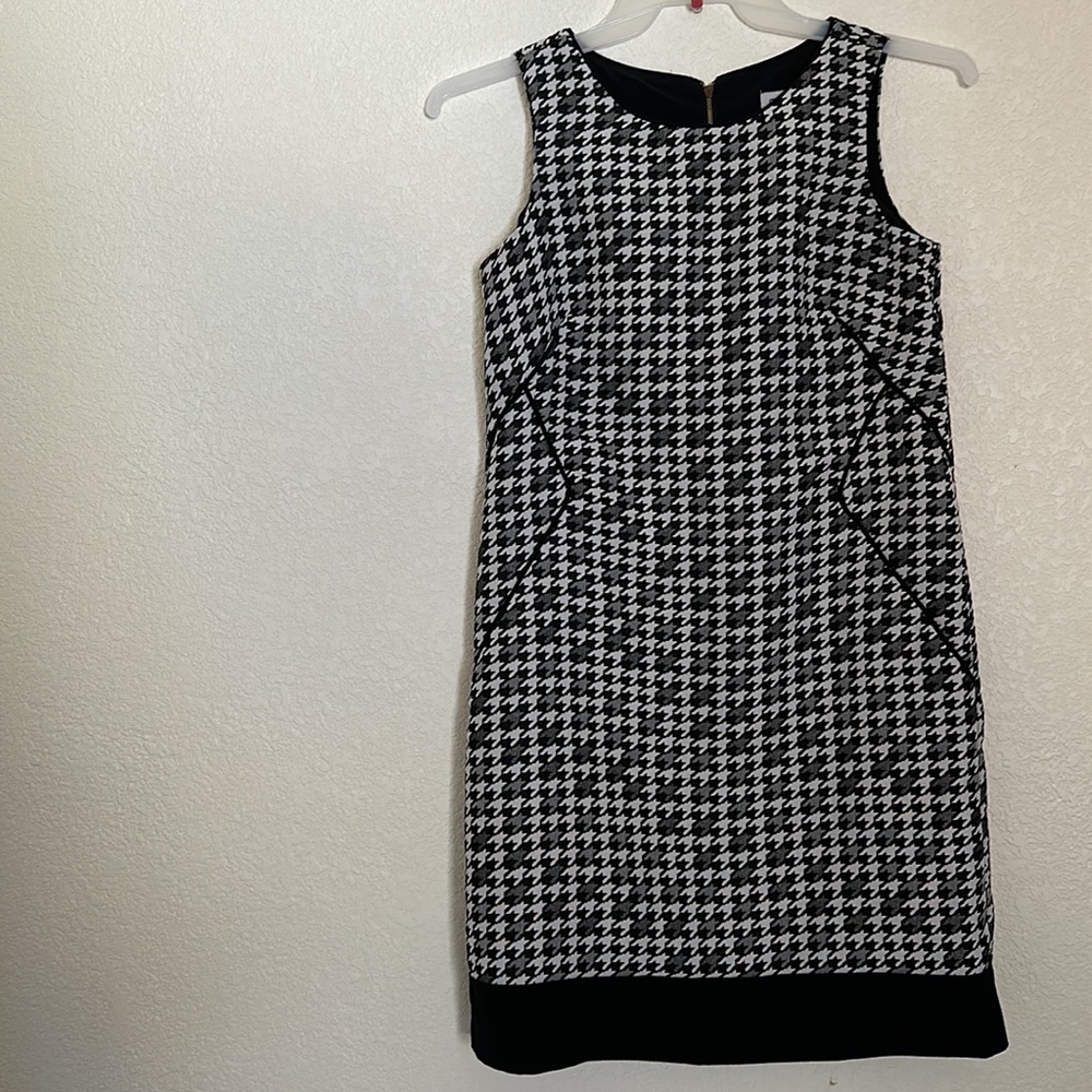 Mix colors, black, gray, white. look professional and feel confident